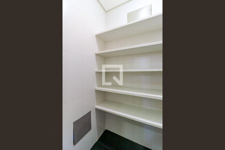 Casa à venda com 608m², 6 quartos e 6 vagasDespensa