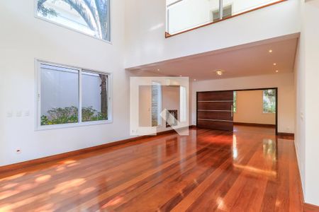 Casa à venda com 608m², 6 quartos e 6 vagasSala