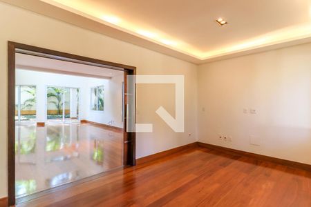 Casa à venda com 608m², 6 quartos e 6 vagasSala de TV