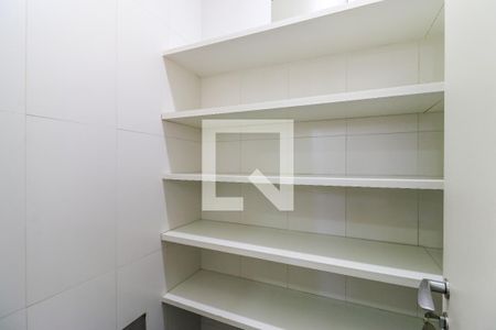 Casa à venda com 608m², 6 quartos e 6 vagasDespensa