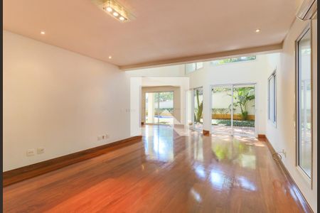 Casa à venda com 608m², 6 quartos e 6 vagasSala