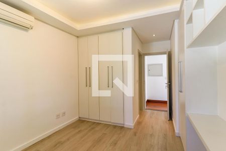 Casa à venda com 608m², 6 quartos e 6 vagasSuíte 4
