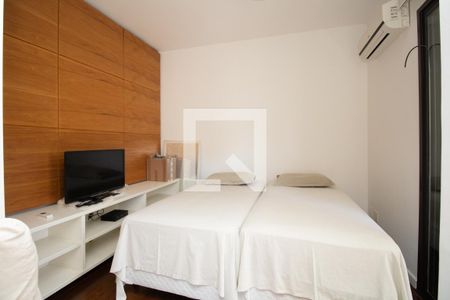 Sala de TV (sendo usada como quarto)  de apartamento à venda com 4 quartos, 127m² em Indianópolis, São Paulo
