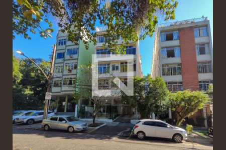 Fachada e portaria de apartamento à venda com 2 quartos, 42m² em Grajaú, Rio de Janeiro
