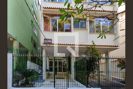 Apartamento à venda com 42m², 2 quartos e 1 vaga Apartamento à venda com 42m², 2 quartos e 1 vagaFachada e portaria