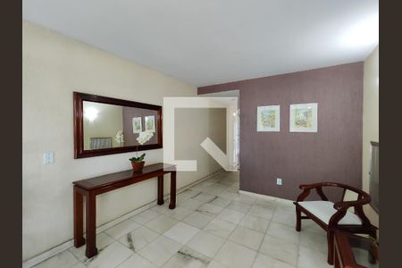 Fachada e portaria de apartamento à venda com 2 quartos, 42m² em Grajaú, Rio de Janeiro