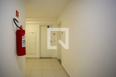 Hall de entrada de apartamento para alugar com 2 quartos, 44m² em Centro, Diadema