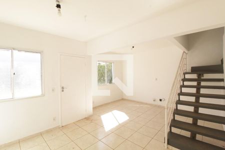 Sala de casa de condomínio para alugar com 3 quartos, 92m² em Morada da Colina, Uberlândia
