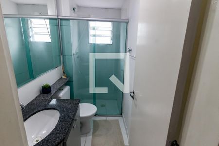 Banheiro de apartamento para alugar com 2 quartos, 49m² em Jardim Paris, São Paulo