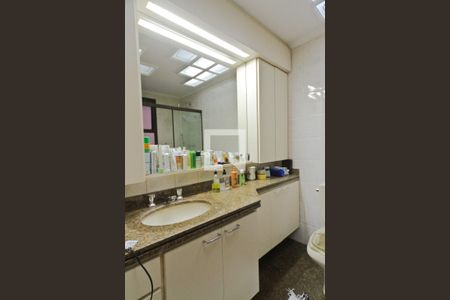 Apartamento à venda com 450m², 6 quartos e 6 vagas Apartamento à venda com 450m², 6 quartos e 6 vagasBanheiro da Suíte 2