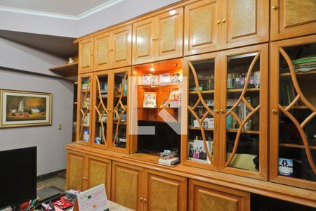 Apartamento à venda com 450m², 6 quartos e 6 vagas Apartamento à venda com 450m², 6 quartos e 6 vagasEscritório