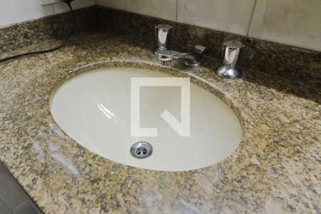 Apartamento à venda com 450m², 6 quartos e 6 vagas Apartamento à venda com 450m², 6 quartos e 6 vagasBanheiro da Suíte 2