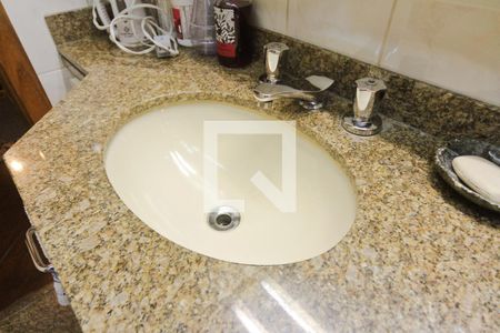 Apartamento à venda com 450m², 6 quartos e 6 vagas Apartamento à venda com 450m², 6 quartos e 6 vagasBanheiro da Suíte 1