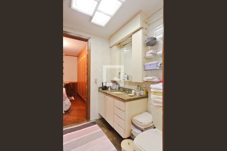 Apartamento à venda com 450m², 6 quartos e 6 vagas Apartamento à venda com 450m², 6 quartos e 6 vagasBanheiro da suíte americana