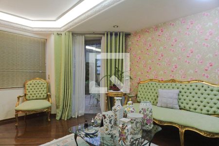 Apartamento à venda com 450m², 6 quartos e 6 vagas Apartamento à venda com 450m², 6 quartos e 6 vagasCorredor