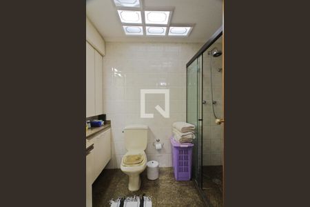 Apartamento à venda com 450m², 6 quartos e 6 vagas Apartamento à venda com 450m², 6 quartos e 6 vagasBanheiro da Suíte 2