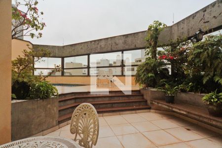 Apartamento à venda com 450m², 6 quartos e 6 vagas Apartamento à venda com 450m², 6 quartos e 6 vagasVaranda