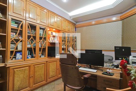 Apartamento à venda com 450m², 6 quartos e 6 vagas Apartamento à venda com 450m², 6 quartos e 6 vagasEscritório