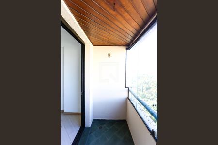 varanda sala de apartamento para alugar com 2 quartos, 65m² em Super Quadra Morumbi, São Paulo
