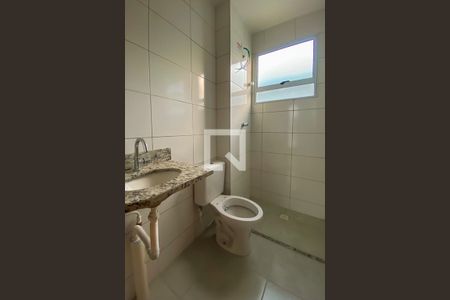 Banheiro de apartamento para alugar com 2 quartos, 44m² em Brasiléia, Betim