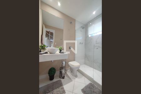 1º Pav - Banheiro Social de casa de condomínio à venda com 3 quartos, 240m² em Taquara, Rio de Janeiro