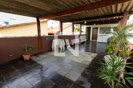 Casa para alugar com 210m², 2 quartos e sem vagaQuintal