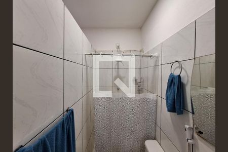 Banheiro de kitnet/studio para alugar com 1 quarto, 40m² em Laranjeiras, Rio de Janeiro