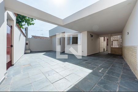 Casa para alugar com 2000m², 3 quartos e 4 vagas Casa para alugar com 2000m², 3 quartos e 4 vagasGaragem