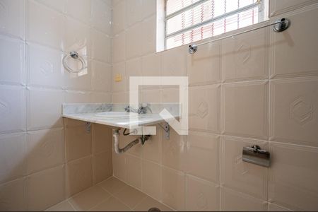 Casa para alugar com 2000m², 3 quartos e 4 vagas Casa para alugar com 2000m², 3 quartos e 4 vagasBanheiro