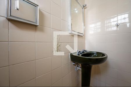 Casa para alugar com 2000m², 3 quartos e 4 vagas Casa para alugar com 2000m², 3 quartos e 4 vagasBanheiro da Suíte 2