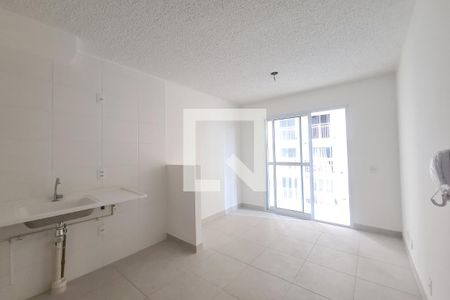 Sala, Cozinha e Área de serviço de apartamento à venda com 2 quartos, 35m² em Vila Ivone, São Paulo