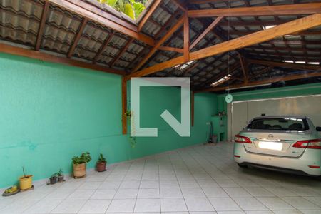 Garagem de casa à venda com 3 quartos, 185m² em Jardim Bom Clima, Guarulhos