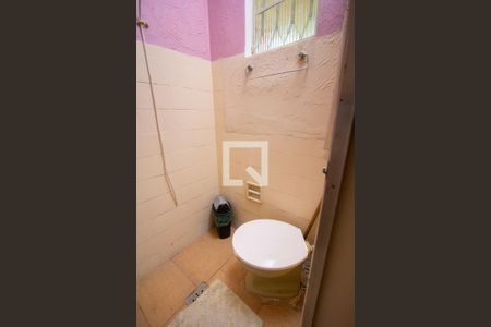 Casa à venda com 250m², 7 quartos e sem vaga Casa à venda com 250m², 7 quartos e sem vagaBanheiro da Suíte da casa 2