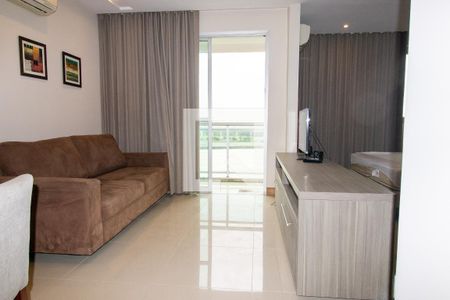 Sala de apartamento para alugar com 1 quarto, 38m² em Jacarepaguá, Rio de Janeiro