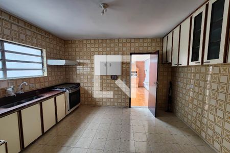 Casa para alugar com 320m², 3 quartos e 4 vagas Casa para alugar com 320m², 3 quartos e 4 vagasCozinha