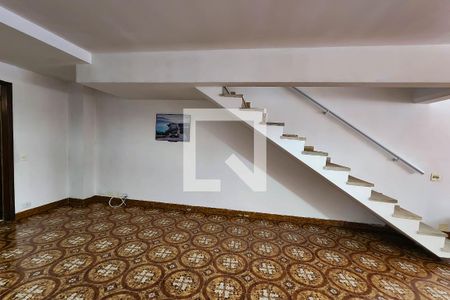 Casa para alugar com 320m², 3 quartos e 4 vagas Casa para alugar com 320m², 3 quartos e 4 vagasSala de Estar