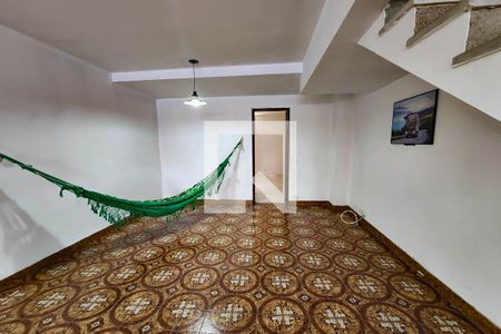 Casa para alugar com 320m², 3 quartos e 4 vagas Casa para alugar com 320m², 3 quartos e 4 vagasSala de Estar