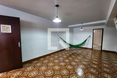 Casa para alugar com 320m², 3 quartos e 4 vagas Casa para alugar com 320m², 3 quartos e 4 vagasSala de Estar