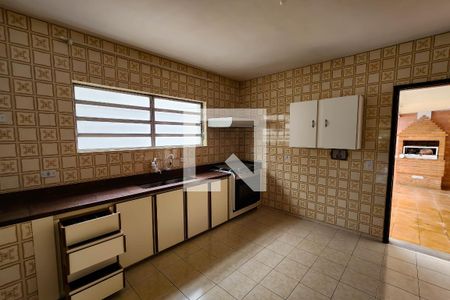 Casa para alugar com 320m², 3 quartos e 4 vagas Casa para alugar com 320m², 3 quartos e 4 vagasCozinha
