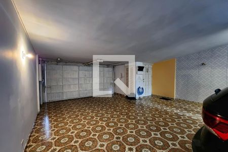 Casa para alugar com 320m², 3 quartos e 4 vagas Casa para alugar com 320m², 3 quartos e 4 vagasGaragem