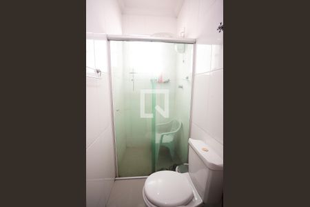 Casa à venda com 180m², 4 quartos e 2 vagas Casa à venda com 180m², 4 quartos e 2 vagasBanheiro do quarto 2