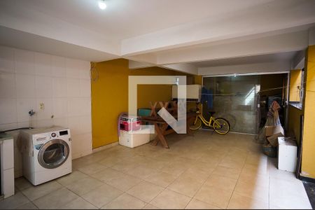 Casa à venda com 180m², 4 quartos e 2 vagas Casa à venda com 180m², 4 quartos e 2 vagasÁrea de Serviço