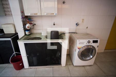 Casa à venda com 180m², 4 quartos e 2 vagas Casa à venda com 180m², 4 quartos e 2 vagasÁrea de Serviço