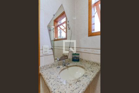 Casa à venda com 220m², 3 quartos e 4 vagasBanheiro 