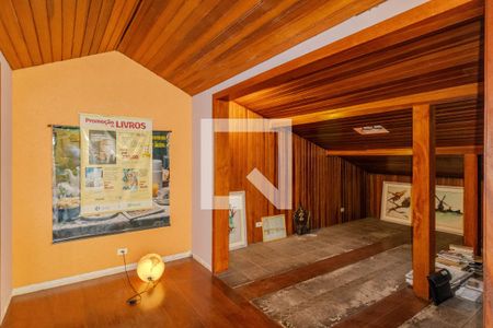 Casa à venda com 220m², 3 quartos e 4 vagasEscritório