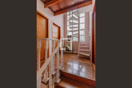 Escada de casa à venda com 3 quartos, 200m² em Vila Sonia, São Paulo