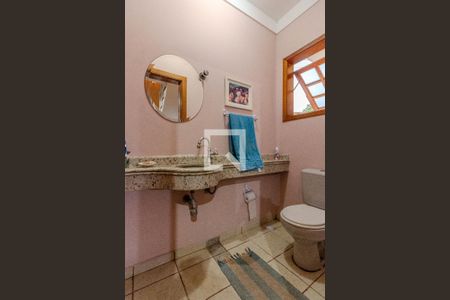 Casa à venda com 220m², 3 quartos e 4 vagasBanheiro 4