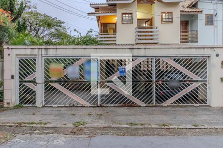 Casa à venda com 220m², 3 quartos e 4 vagasFachada