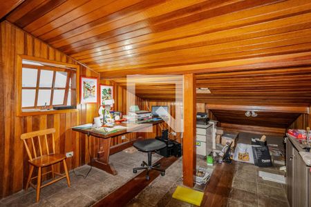 Casa à venda com 220m², 3 quartos e 4 vagasEscritório