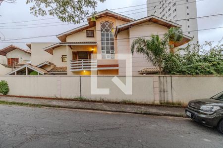 Casa à venda com 220m², 3 quartos e 4 vagasVista da Rua